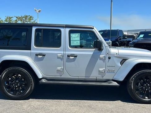 Used 2023 Jeep Wrangler Unlimited Sahara w/ Cold Weather Group AWD/4WD image 2