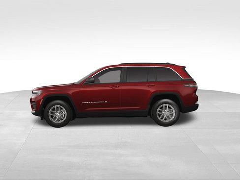New 2025 Jeep Grand Cherokee 4WD image 3