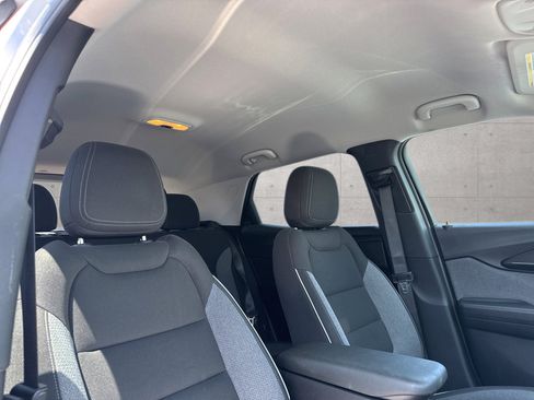 Used 2023 Chevrolet TrailBlazer LT w/ Convenience Package FWD image 7