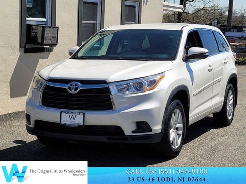 Used 2014 Toyota Highlander LE image 3