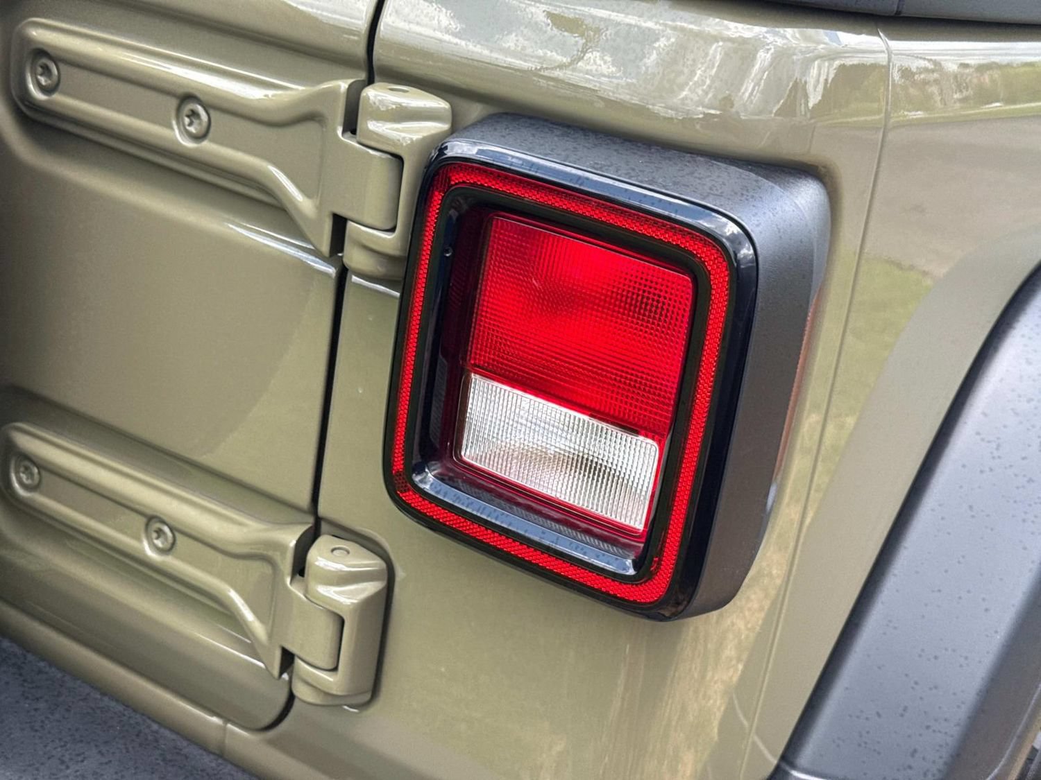 Used 2025 Jeep Wrangler Unlimited Sport AWD/4WD image 15