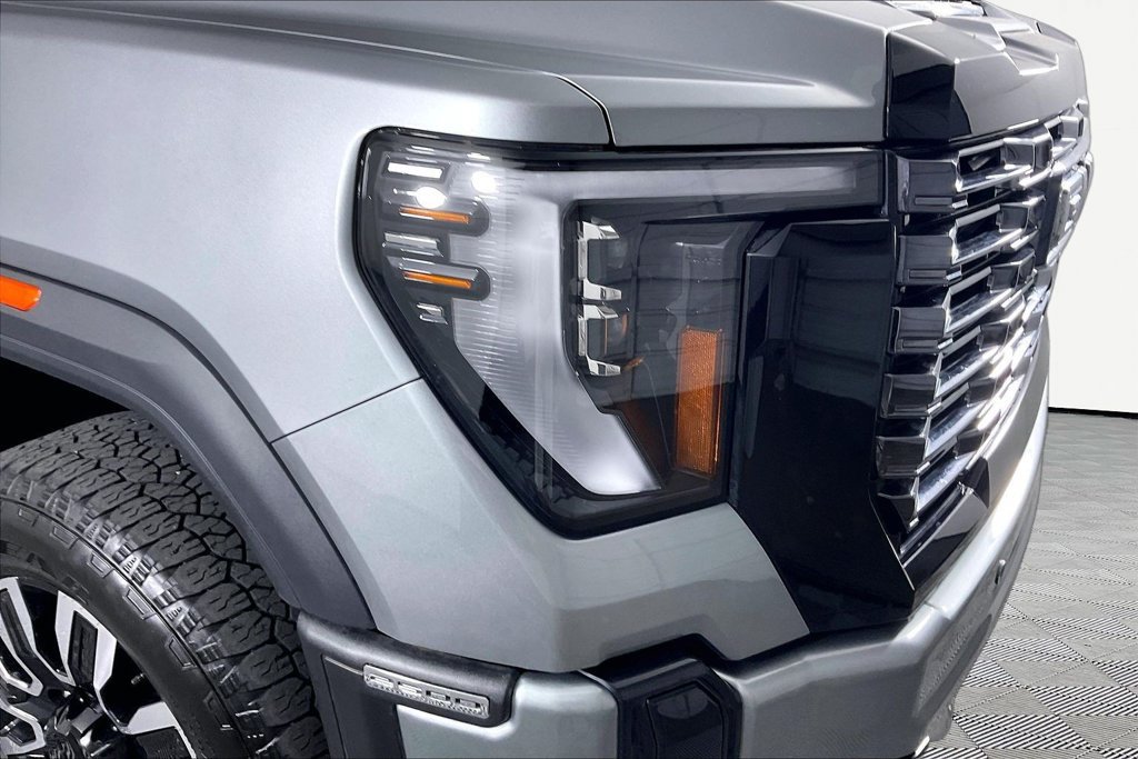 Certified 2025 GMC Sierra 2500 Denali Ultimate AWD/4WD image 28