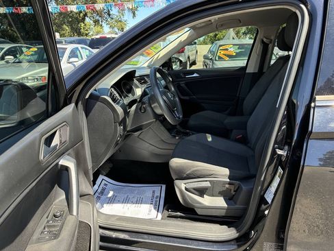 Used 2020 Volkswagen Tiguan S FWD image 3