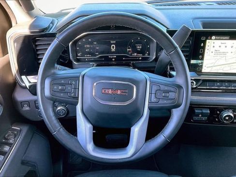 Used 2025 GMC Sierra 1500 SLT image 8