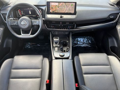 Used 2024 Nissan Rogue SL w/ SL Premium Package image 3