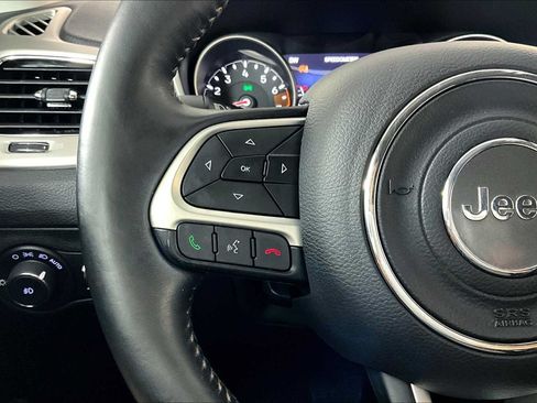Used 2018 Jeep Compass Latitude w/ Popular Equipment Group FWD image 22
