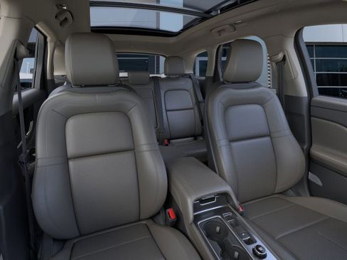 New 2026 Lincoln Corsair Premiere image 10