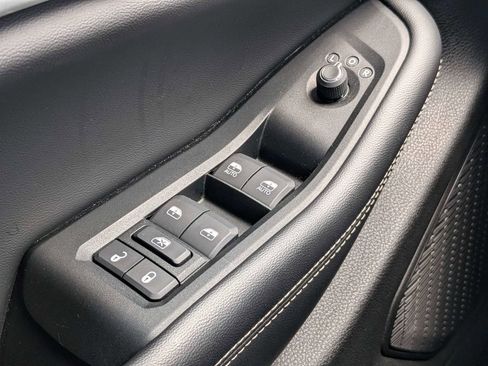 Used 2024 Jeep Grand Cherokee Limited w/ Luxury Tech Group II RWD image 28