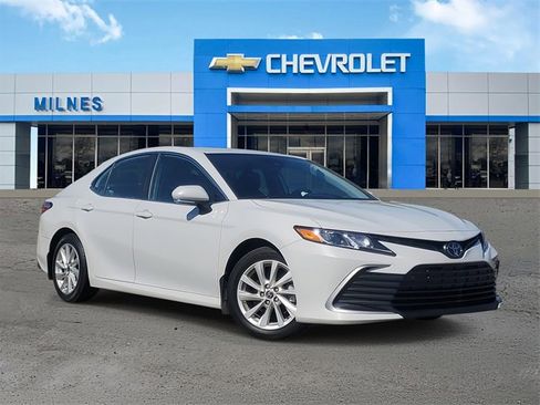 Used 2023 Toyota Camry LE image 1