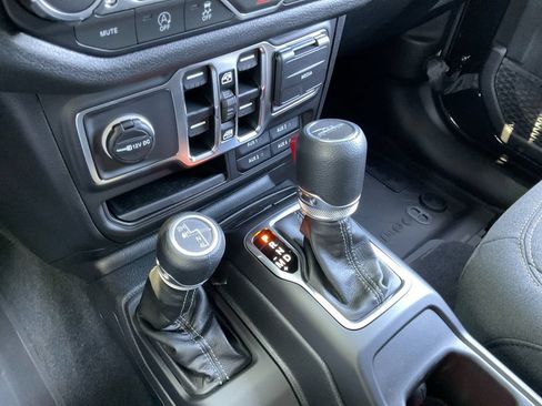 New 2025 Jeep Gladiator Sport AWD/4WD image 33