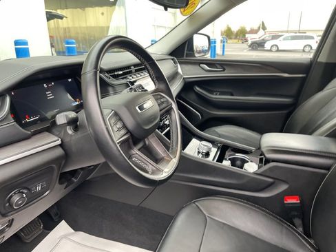 Used 2022 Jeep Grand Cherokee L Limited w/ MOPAR Finishing Package image 12