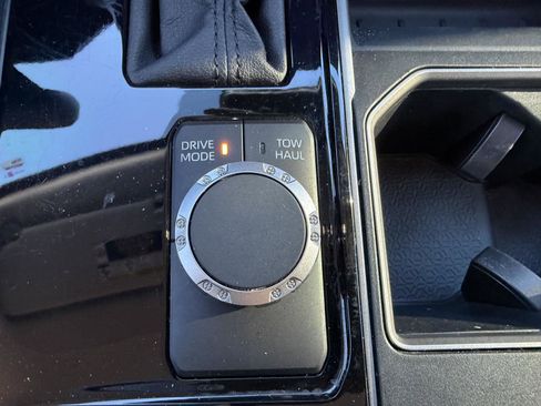 Used 2022 Toyota Tundra SR5 w/ SR5 Premium Package image 32