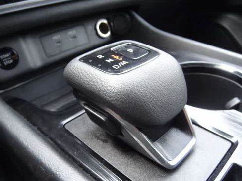 Used 2025 Nissan Rogue SV FWD image 30