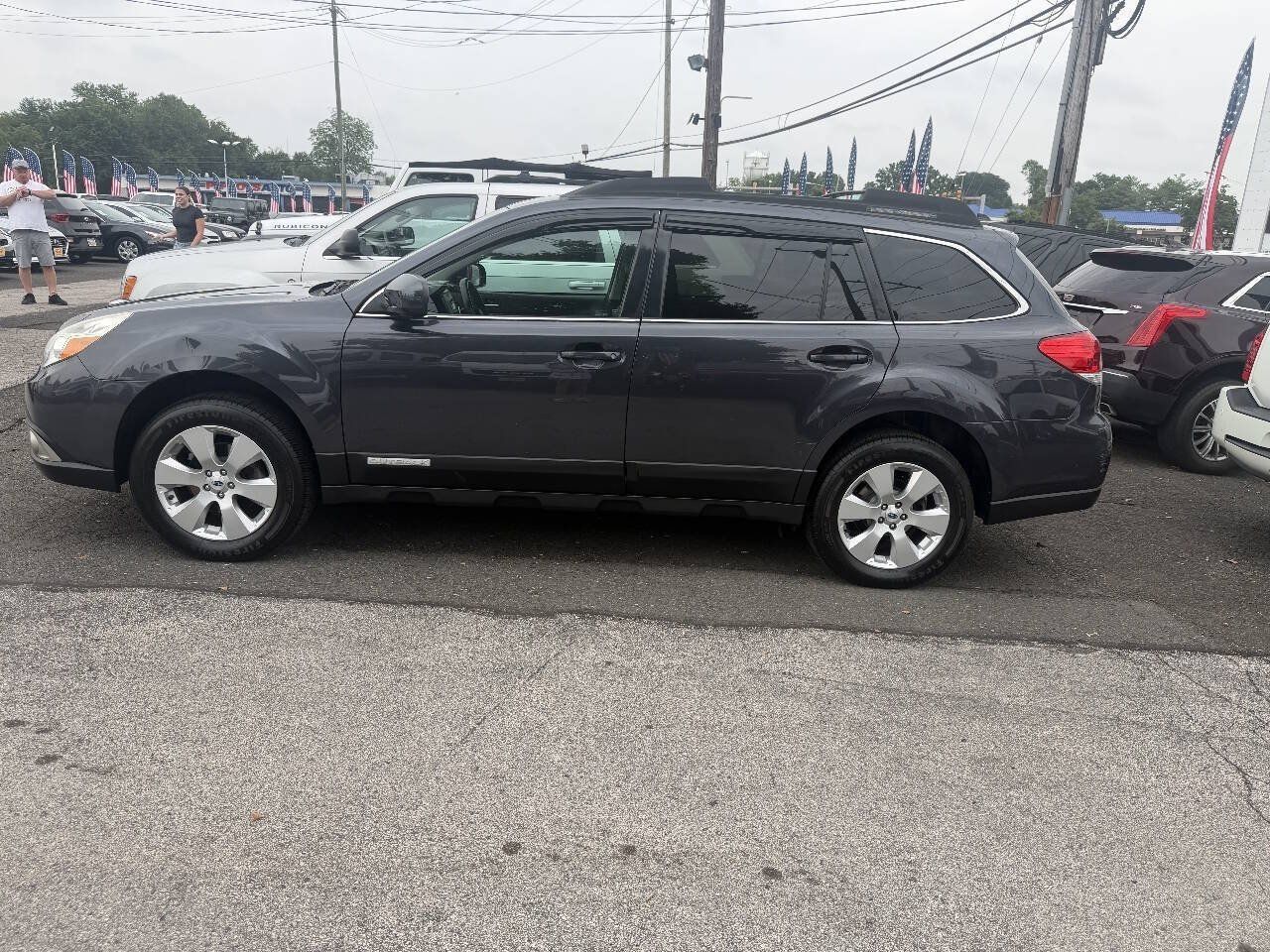 Used 2011 Subaru Outback 2.5i Limited w/ PWR Moonroof Pkg AWD/4WD image 1