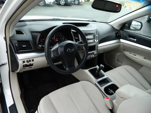 Used 2013 Subaru Outback 2.5i image 11