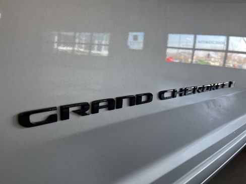 Used 2024 Jeep Grand Cherokee Summit w/ High Altitude Package image 14