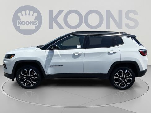 Used 2023 Jeep Compass Limited AWD/4WD image 2