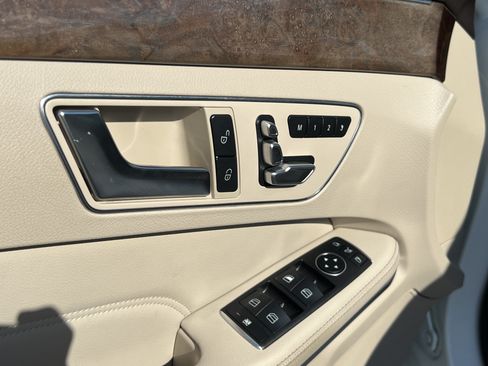Used 2016 Mercedes-Benz E 350 Sedan image 15
