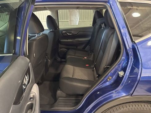 Used 2018 Nissan Rogue SV AWD/4WD image 12