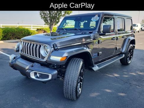 Used 2025 Jeep Wrangler Unlimited Sahara AWD/4WD image 3