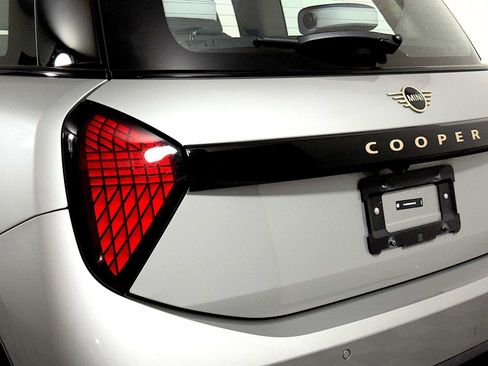 Used 2025 MINI Cooper S FWD image 26