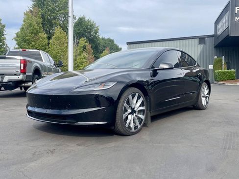 Used 2025 Tesla Model 3 Long Range RWD image 3