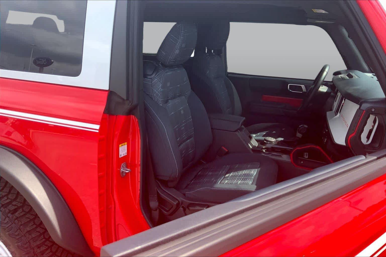 Certified 2024 Ford Bronco Heritage Edition AWD/4WD image 9