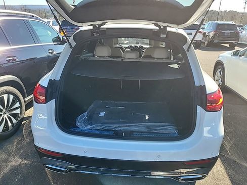 Used 2025 Mercedes-Benz GLC 300 4MATIC image 10