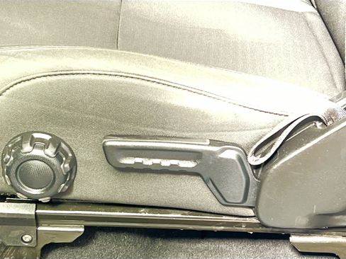 Used 2020 Jeep Wrangler Sport image 15