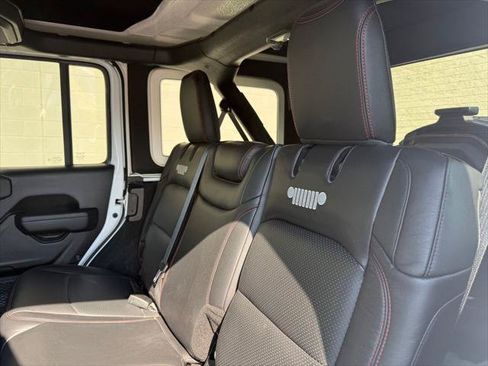 Certified 2022 Jeep Wrangler Unlimited Rubicon w/ Xtreme Recon 35" Tire Package AWD/4WD image 23
