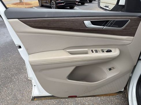 Used 2024 Volkswagen Atlas SEL Premium R-Line image 17