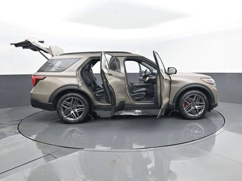 New 2026 Ford Explorer ST w/ Sun And Sound Package AWD/4WD image 30