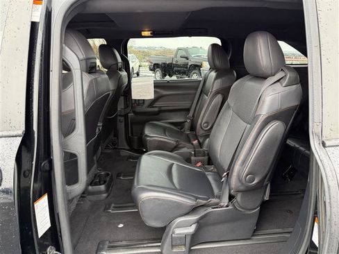 Used 2022 Toyota Sienna XSE w/ XSE Plus Package AWD/4WD image 14