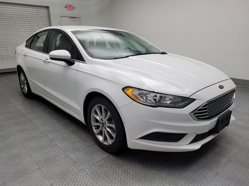Used 2017 Ford Fusion SE image 13
