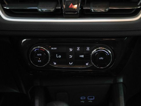 Used 2024 Chevrolet TrailBlazer LT w/ Convenience Package FWD image 19