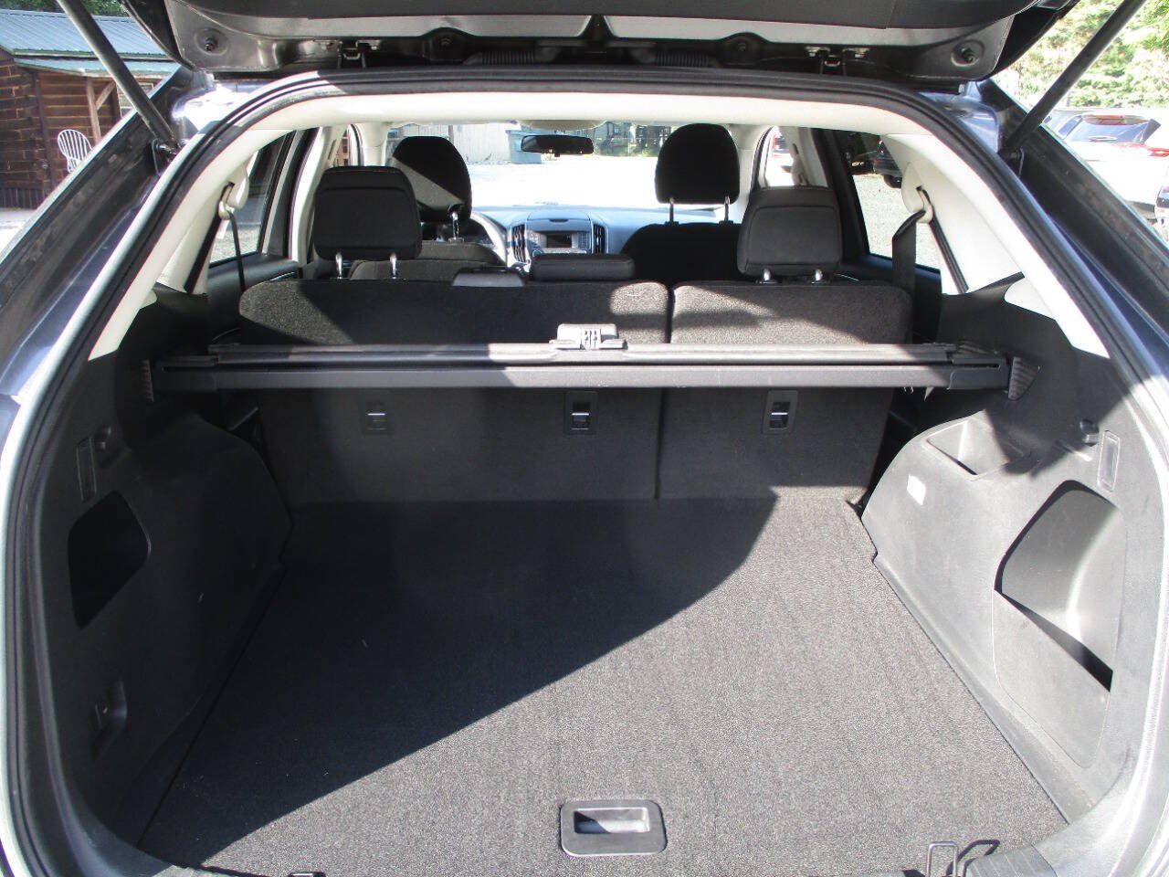 Used 2017 Ford Edge SE w/ Cargo Accessory Package FWD image 14