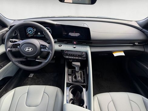 New 2025 Hyundai Elantra Limited w/ Cargo Package image 11