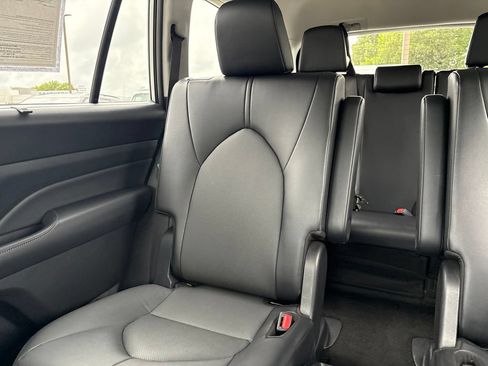 Used 2025 Toyota Grand Highlander FWD image 12