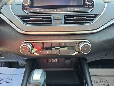 Used 2024 Nissan Altima 2.5 SR FWD image 23