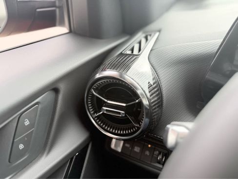 New 2026 Chevrolet Equinox LT w/ Convenience Package II image 16