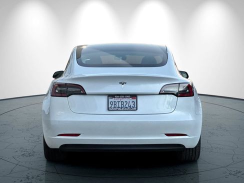 Used 2022 Tesla Model 3 image 5