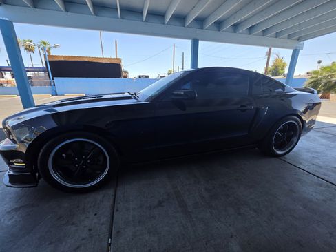 Used 2014 Ford Mustang GT RWD image 6