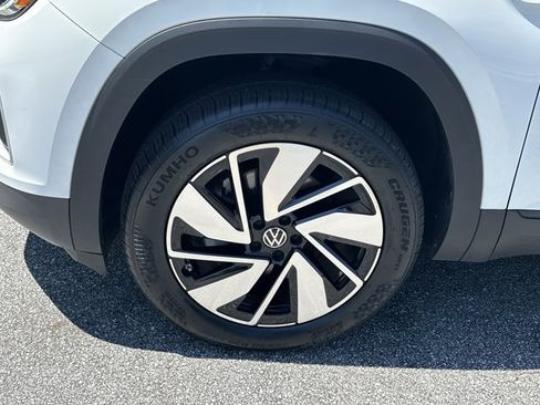 Used 2024 Volkswagen Atlas SE FWD image 12