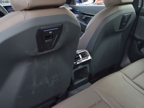 Used 2025 BMW 530i xDrive w/ Premium Package image 29