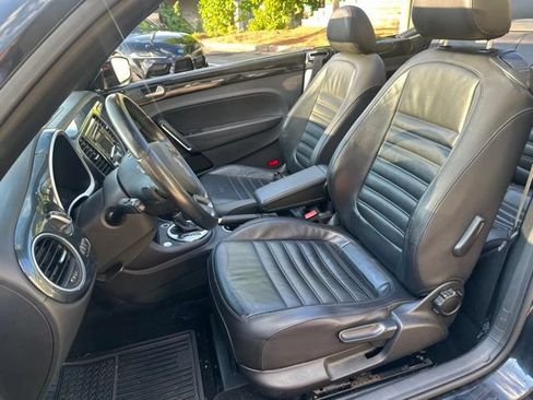 Used 2013 Volkswagen Beetle 2.0T FWD image 7