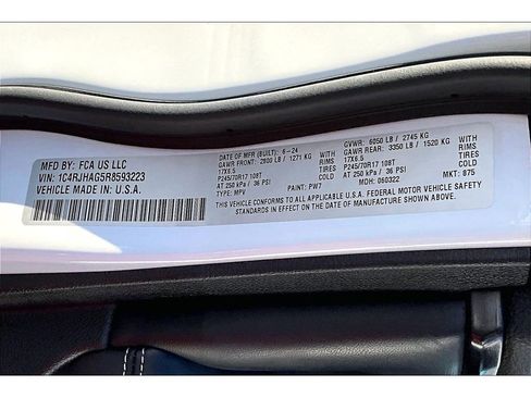 Used 2024 Jeep Grand Cherokee Laredo w/ Trailer Tow Package image 35