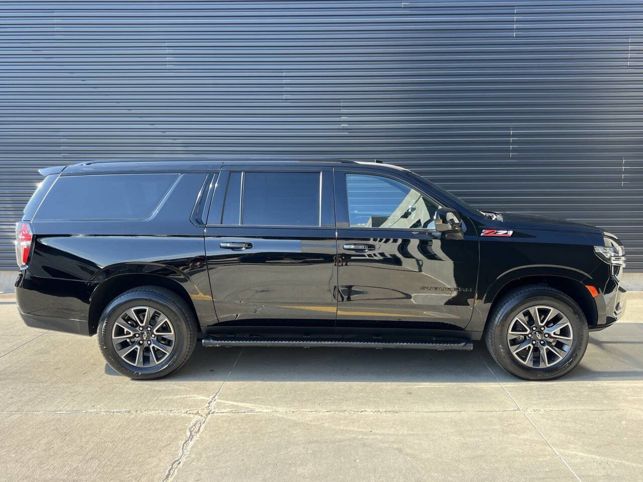 Used 2022 Chevrolet Suburban Z71 AWD/4WD image 11