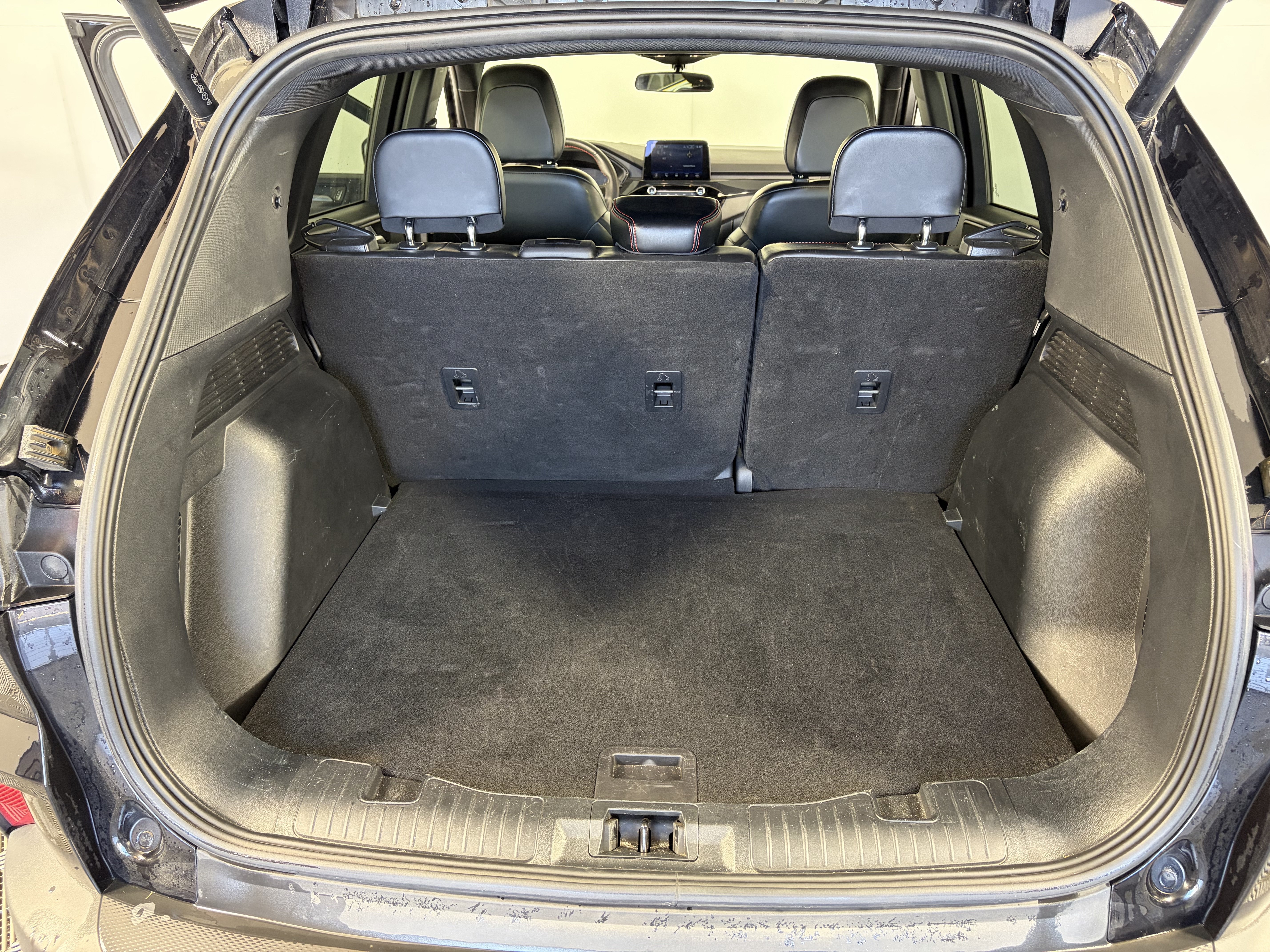 Used 2025 Ford Escape ST-Line Select AWD/4WD image 14