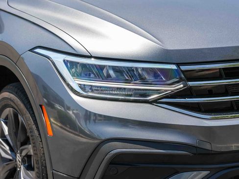 Certified 2022 Volkswagen Tiguan SE FWD image 4