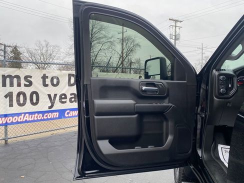 Used 2023 Chevrolet Silverado 2500 Custom w/ Gooseneck/5TH Wheel Package image 12